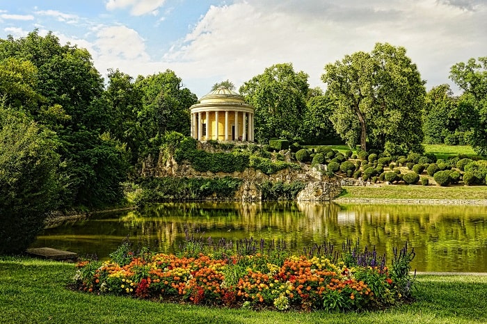 Công viên Schloss là điểm tham quan chính ở thành phố Eisenstadt