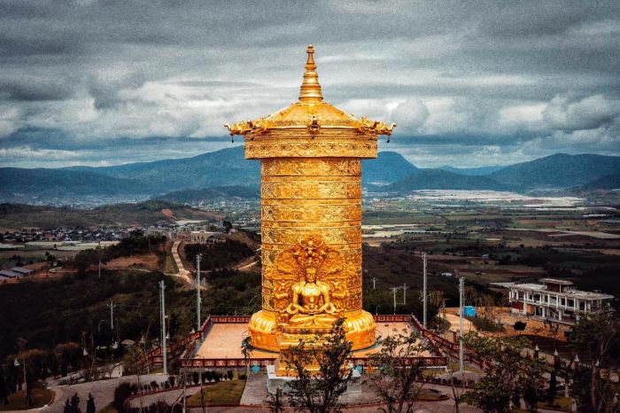Đại Bảo tháp Kinh luân ở Lâm Đồng