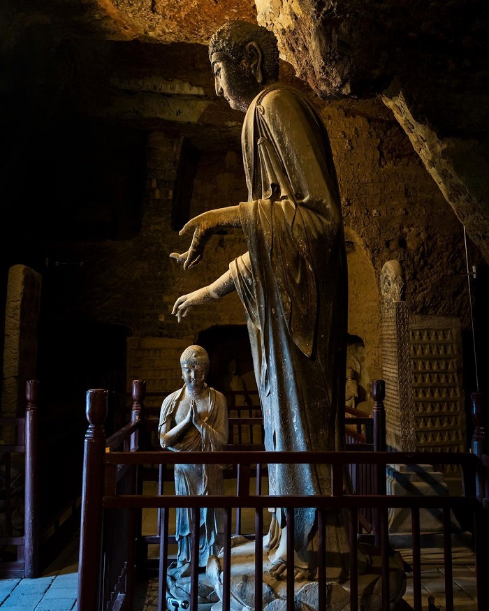 Mạch Tích Sơn là hang động nổi tiếng châu Á có hàng trăm bức tượng Phật