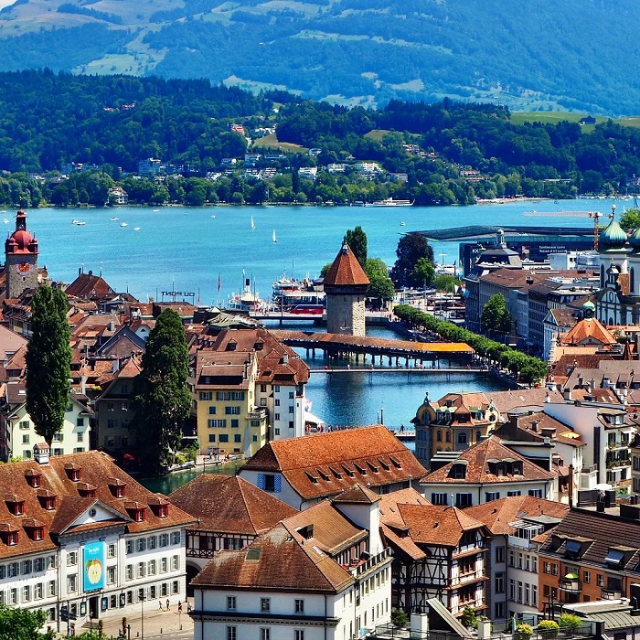 Hồ Lucerne là hồ nước đẹp ở châu Âu với nhiều thị trấn tuyệt đẹp quanh hồ