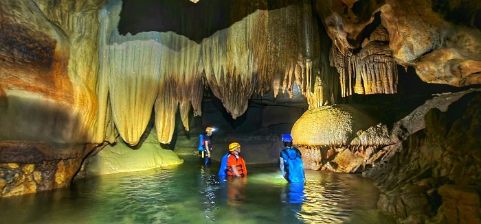Khu vực ngập nước ở hang Kiều Quảng Bình 