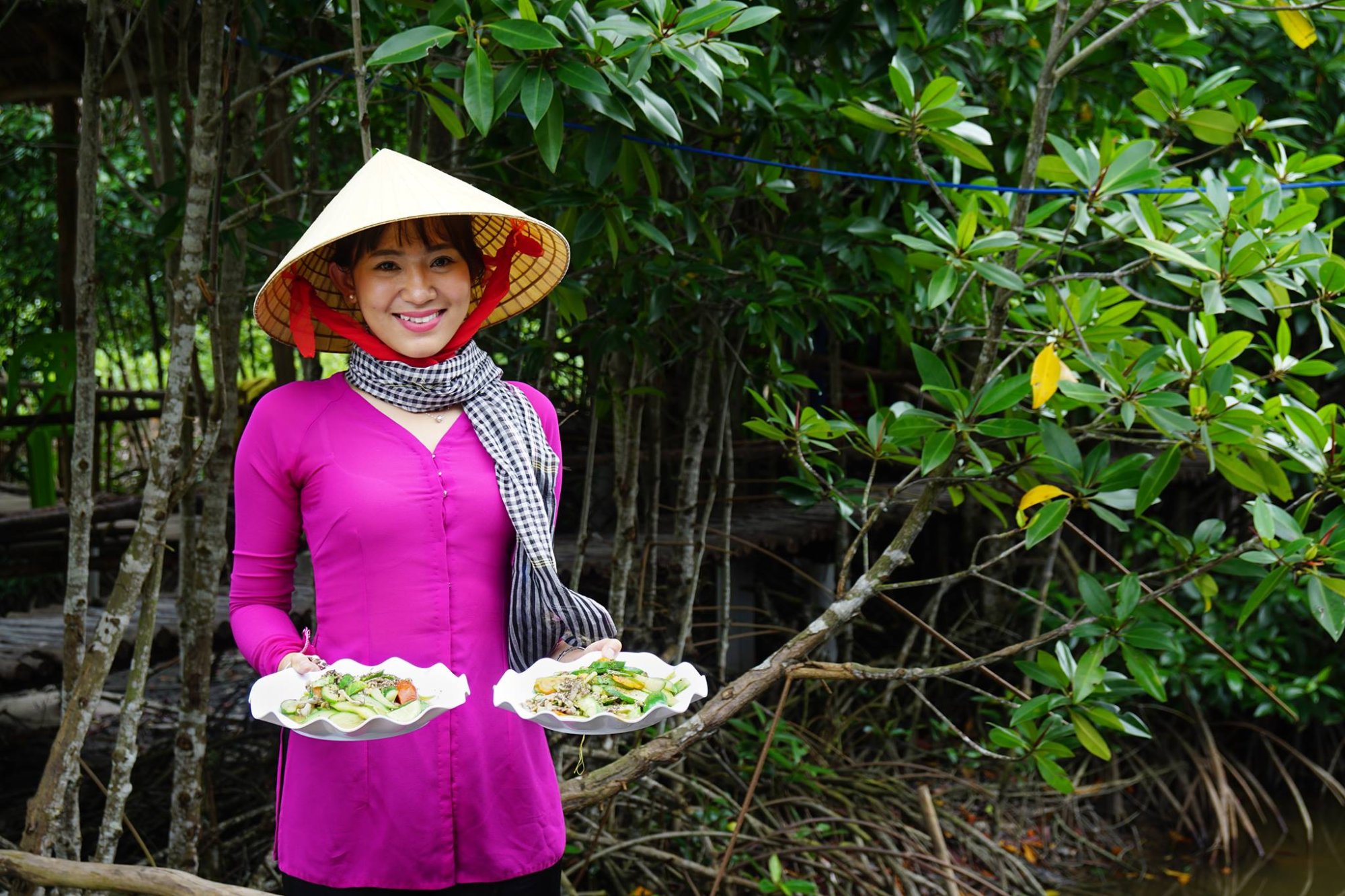 ăn uống ở khu du lịch Tư Tỵ Rạch Gốc 