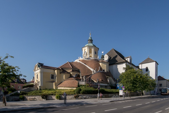 Nhà thờ Bergkirche là điểm tham quan chính ở thành phố Eisenstadt