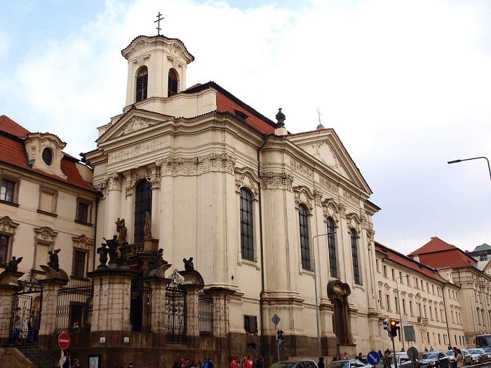 Nhà thờ Thánh Cyril và Methodius là một trong những nhà thờ đẹp ở Praha