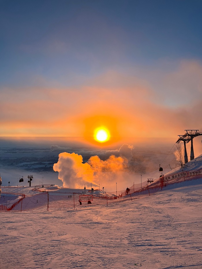 Trượt tuyết mùa đông tại núi Jiangjun ở tỉnh Altay, Khu tự trị Tân Cương - du lịch Tân Cương