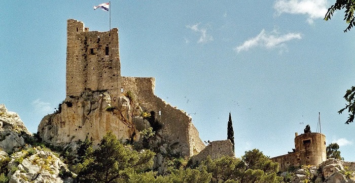 Chiêm ngưỡng Pháo đài Mirabella là trải nghiệm thú vị ở thị trấn Omis Croatia