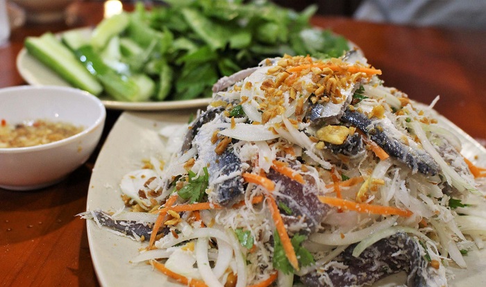quán ăn vặt ngon ở Hà Tiên  - quán gỏi cá trích Cây Bàng