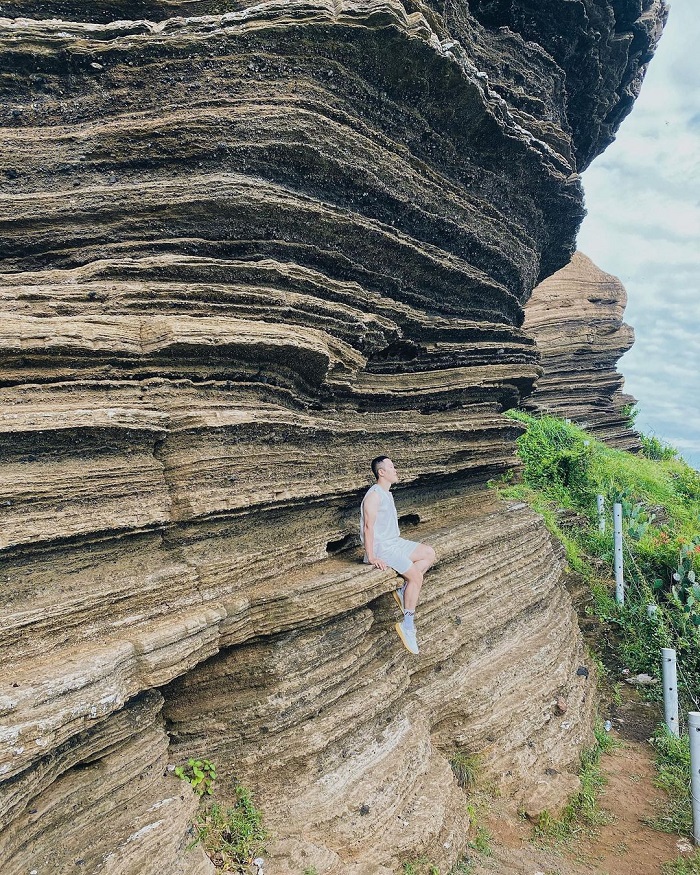 Vách đá núi Cao Cát là vách đá sống ảo ở Việt Nam lên hình rất đẹp