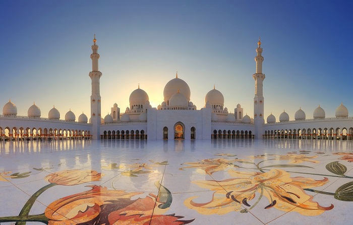 Đại Thánh đường Hồi giáo Sheikh Zayed ở Abu Dhabi, UAE - thánh đường Hồi giáo đẹp nhất thế giới