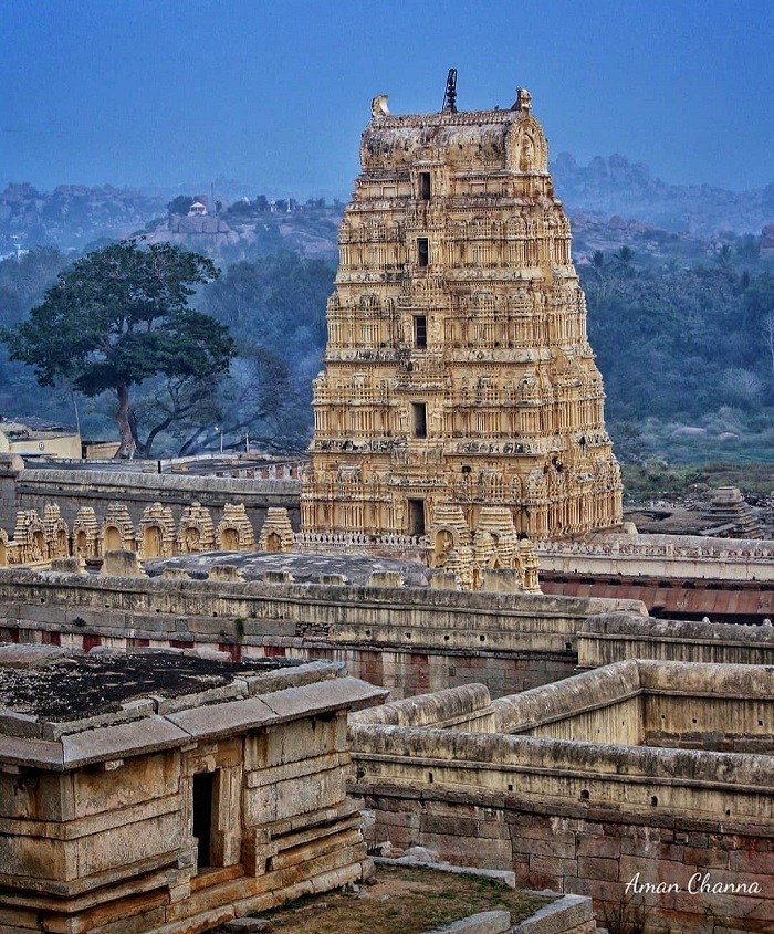 những ngôi đền ở Hampi - Đền Virupaksha mang tính biểu tượng nhất ở Hampi