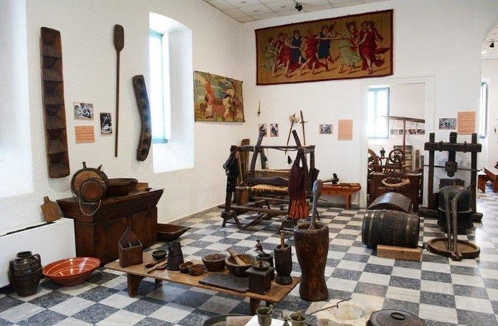Khám phá Bảo tàng Nghệ thuật Dân gian Patra khi đến thành phố Patras