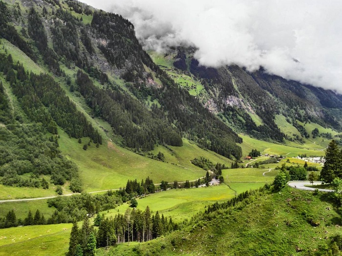 Grossglockner High Alpine là cung đường đẹp ở châu Âu nằm trên lãnh thổ nước Áo