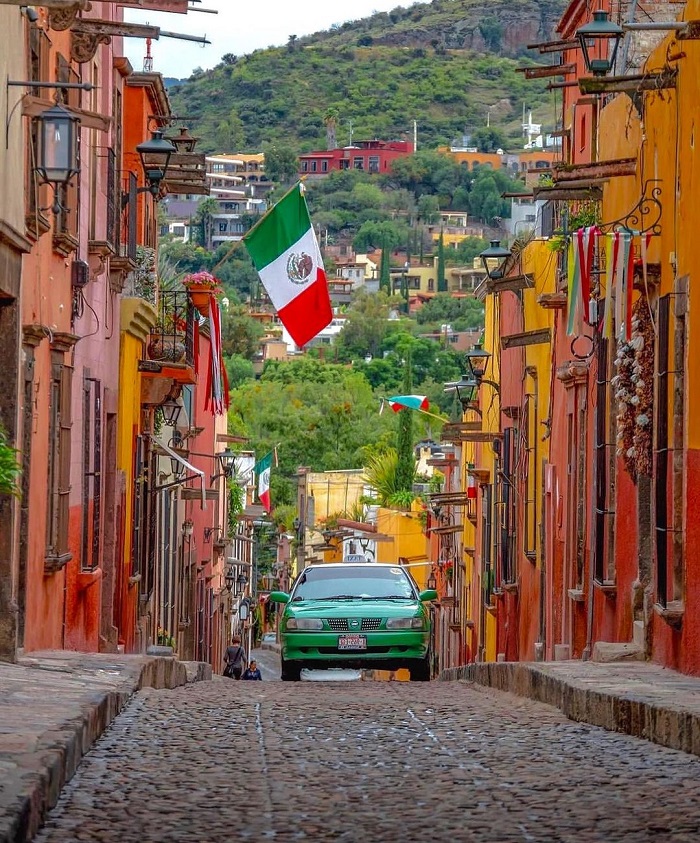 Những ngôi nhà đầy màu sắc ở thành phố Guanajuato