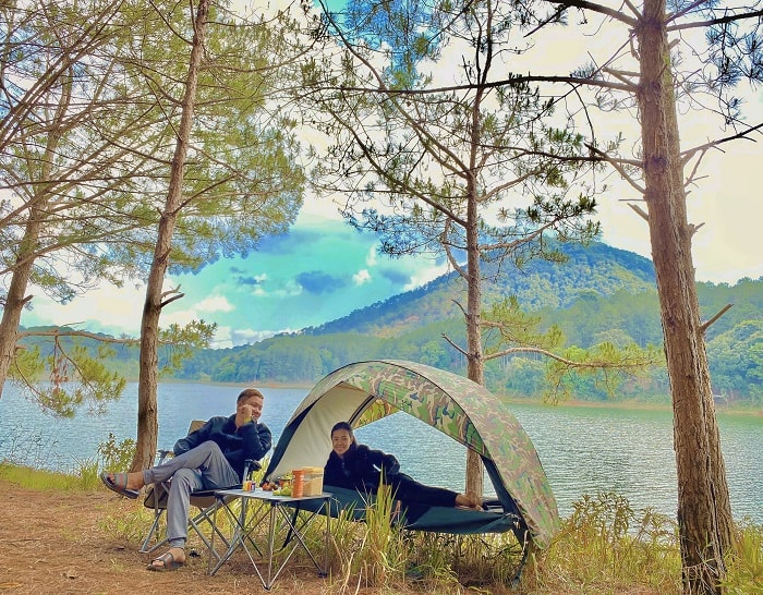 địa điểm cắm trại ở Bình Phước - hồ Suối Lam