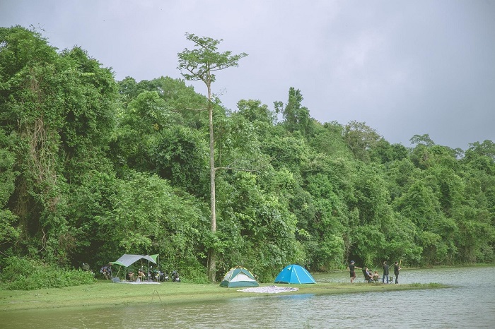 địa điểm cắm trại ở Bình Phước - trảng cỏ Bù Lạch