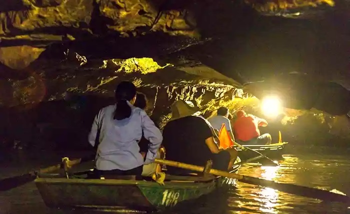 hang động ở Ninh Bình - Hang Sáng - Hang Tối
