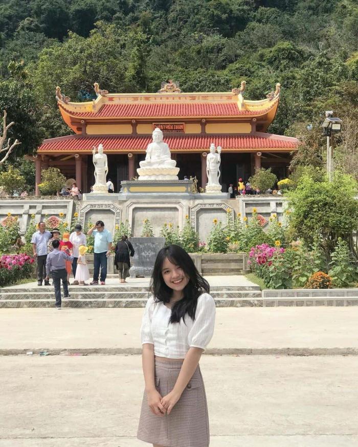 chùa hang hồ Đá Trải Bình Định