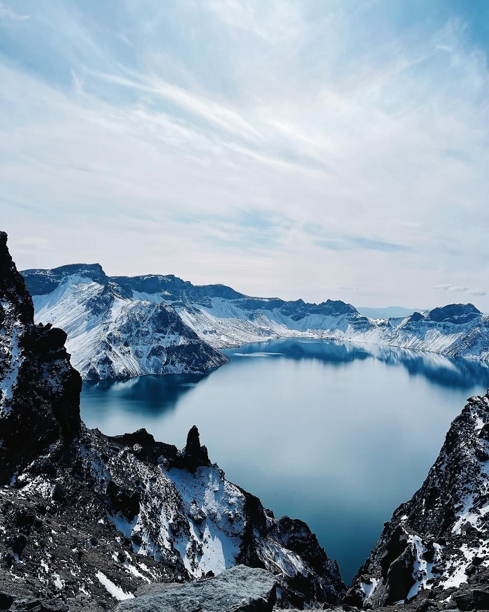 Hồ Thiên Trì là hồ trên núi nổi tiếng thế giới mang vẻ đẹp hoang sơ