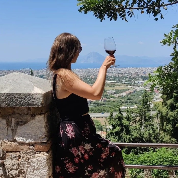  Tìm hiểu về các loại rượu vang Peloponnese khi đến thành phố Patras