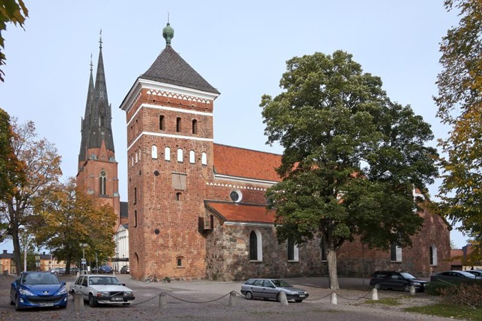 Tham quan Nhà thờ Chúa Ba Ngôi là địa điểm tham quan và hoạt động giải trí ở thị trấn Uppsala