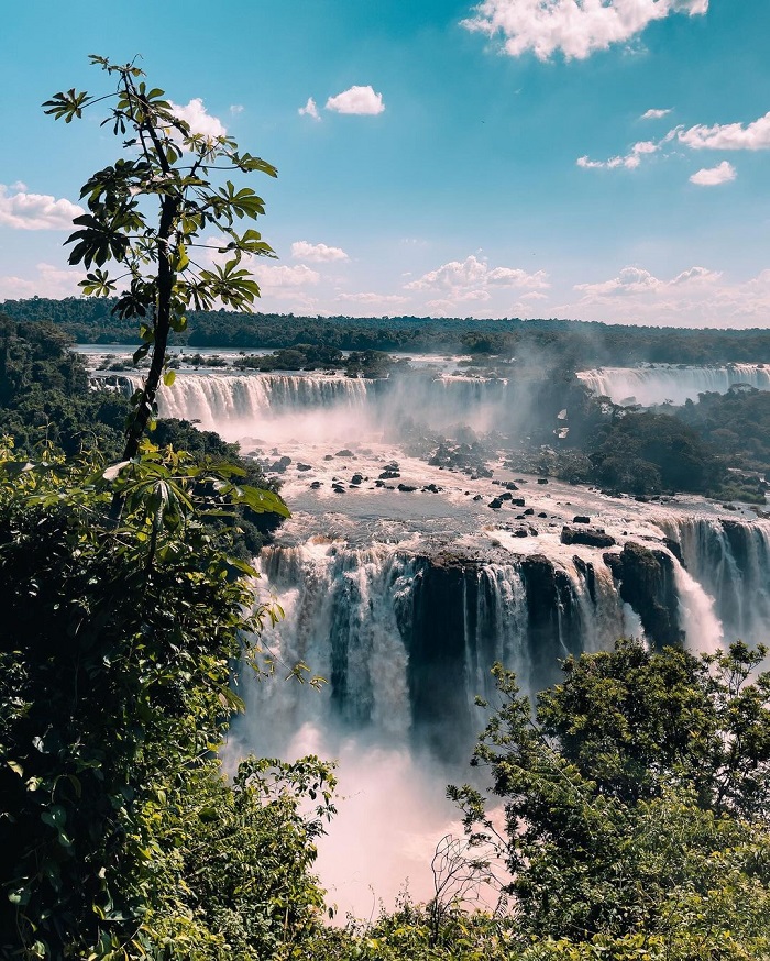 Thác Iguazu là thác nước đẹp ở châu Mỹ nằm ở khu vực Nam Mỹ