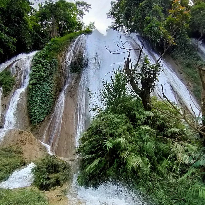 Thác Tạt Nàng là thác nước đẹp ở Sơn La đổ ào ạt giữa núi rừng