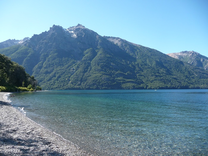 Tham quan  Lago Gutiérrez là điều nên làm khi đến thị trấn Bariloche