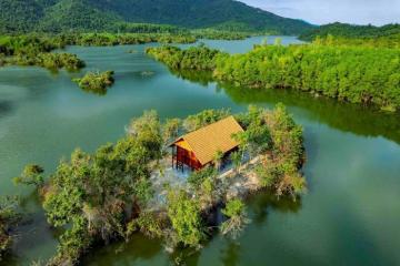 Check-in hồ Đá Trải Bình Định ngắm non xanh nước biếc xứ Nẫu 