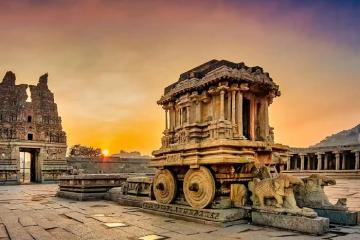 Ngắm tuyệt tác kiến trúc trong những ngôi đền ở Hampi Ấn Độ