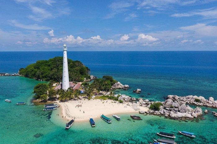 Đảo Lengkuas là địa điểm để tận hưởng trọn vẹn không khí tại quần đảo Belitung