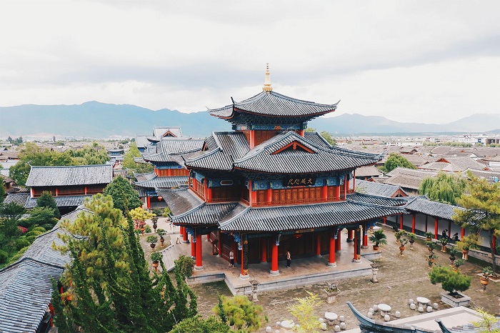 Tham quan Mộc Phủ là hoạt động không thể bỏ lỡ khi đi tour Côn Minh Lệ Giang 