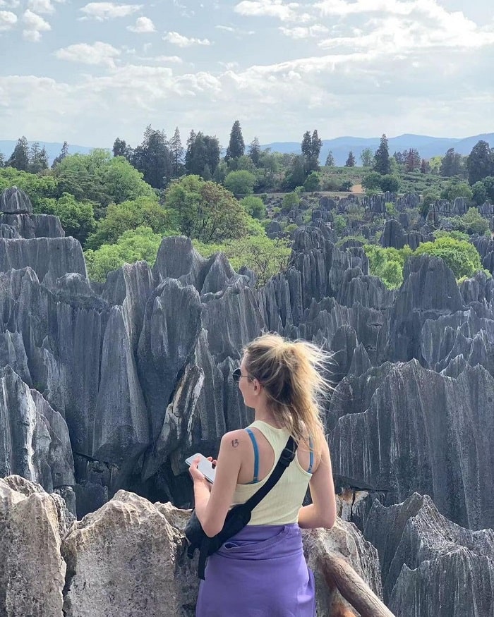 Check-in tại Rừng đá Thạch Lâm là hoạt động không thể bỏ lỡ khi đi tour Côn Minh Lệ Giang 