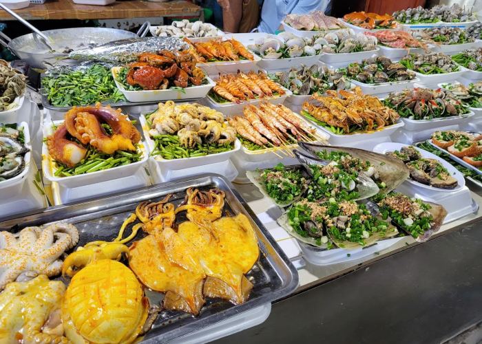 Ăn gì ở chợ Hàng Dương Cần Giờ