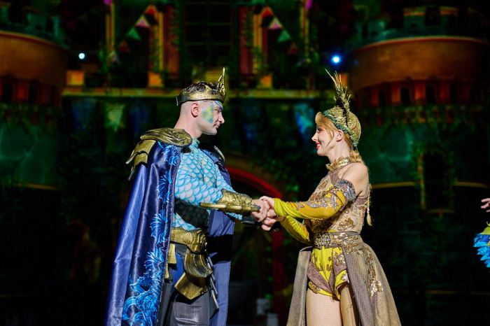 Review show tata Nha Trang