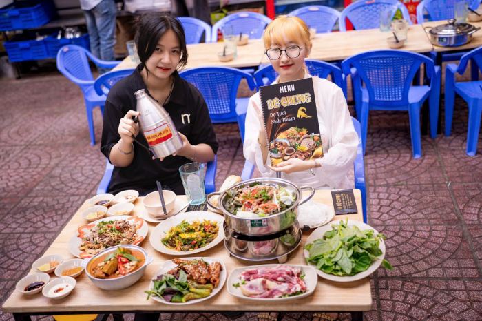 phố ẩm thực Vĩnh Khánh lẩu