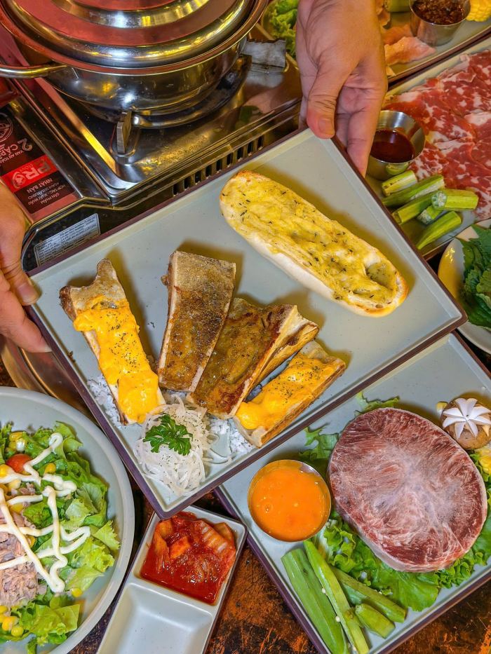 phố ẩm thực Vĩnh Khánh bò