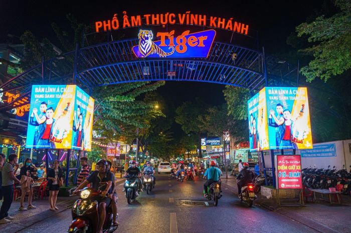 phố ẩm thực Vĩnh Khánh 