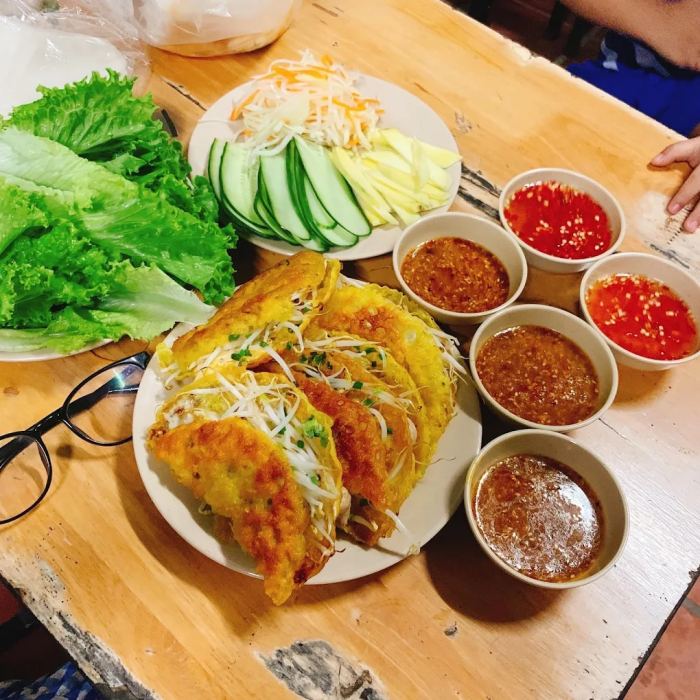 quán bánh xèo ngon ở Huế quán Hằng Liên 