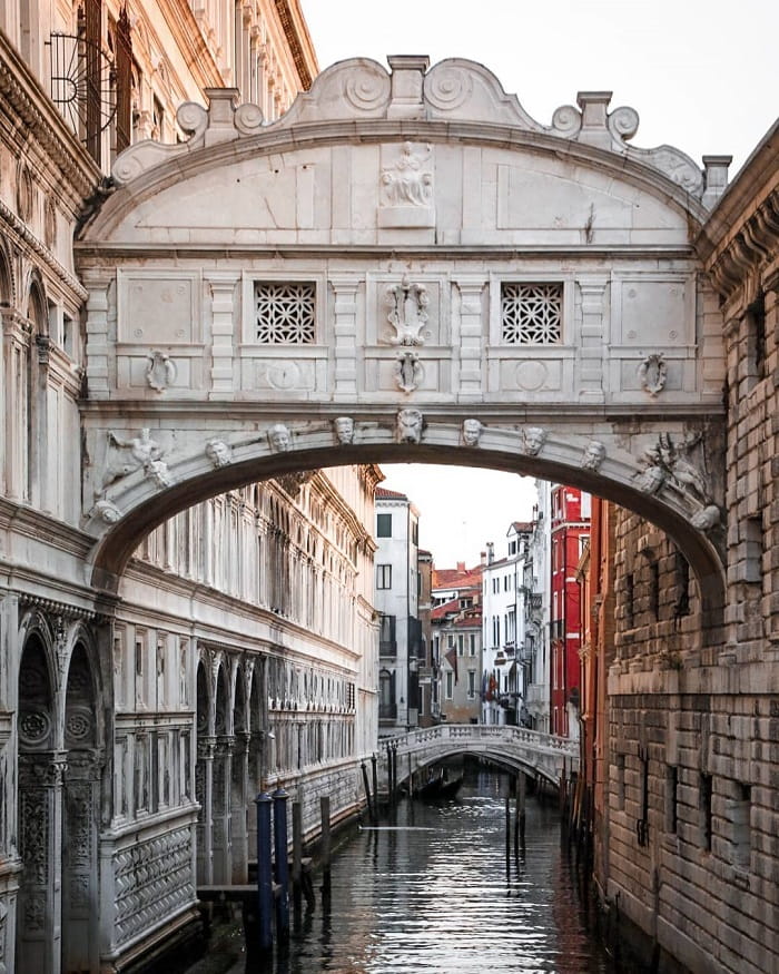 Tham quan cầu Than Thở Ý