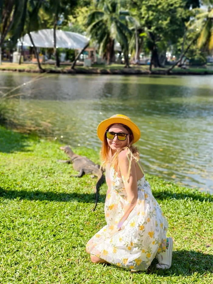 Thằn lằn là điều tuyệt vời nhất để làm và xem ở công viên Lumphini Thái Lan