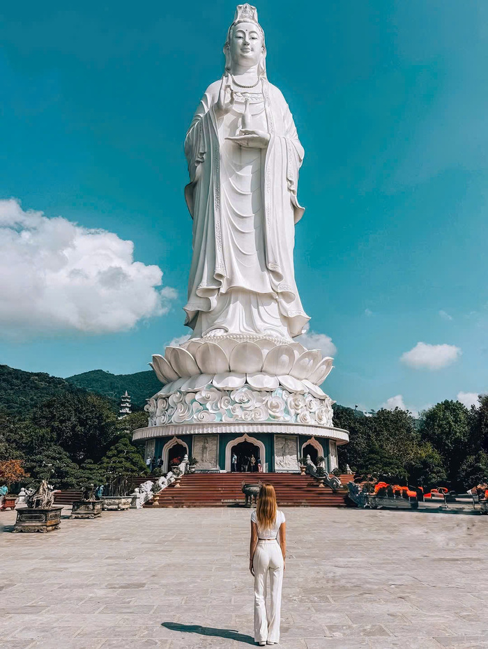 Các điểm du lịch tâm linh nổi tiếng miền Trung - Chùa Linh Ứng Bãi Bụt, Đà Nẵng