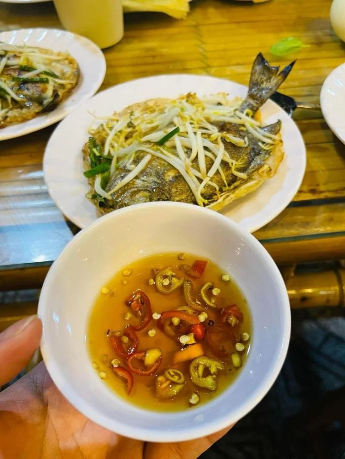 quán bánh xèo ngon ở Huế quán Hằng Liên 