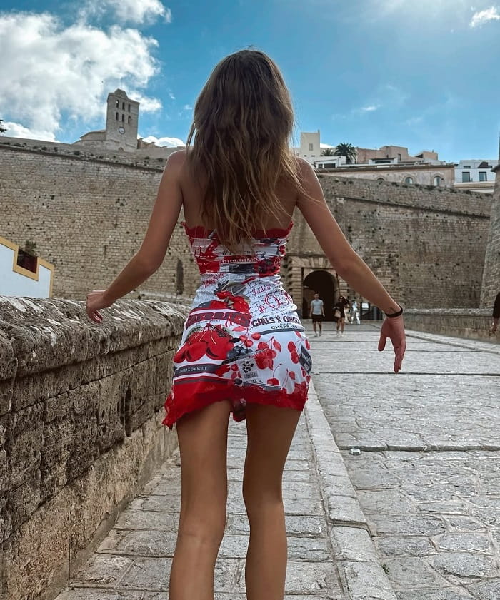 Hãy chiêm ngưỡng lâu đài Ibiza là hoạt động thú vị khi đến phố cổ Ibiza