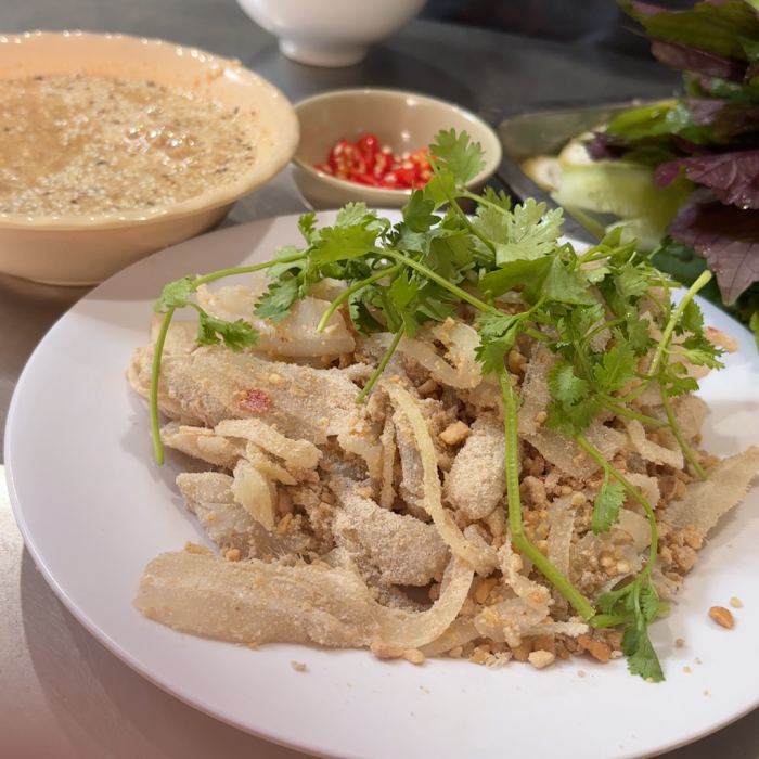 món đặc sản Vũng Tàu nổi tiếng gỏi cá mai 