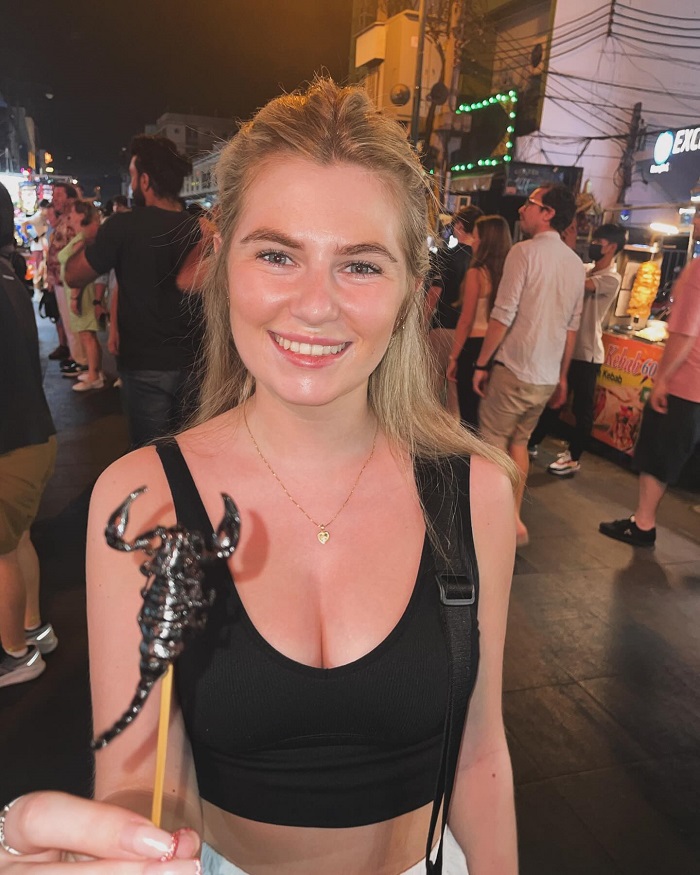 Oanh tạc phố Khao San Thái Lan