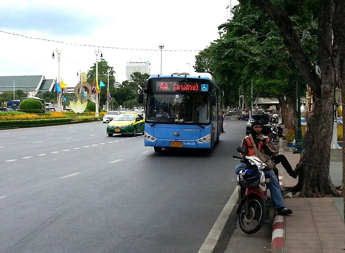Oanh tạc phố Khao San Thái Lan