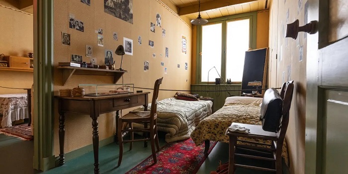 Phòng ngủ của Anne Frank ở nhà Anne Frank Amsterdam 