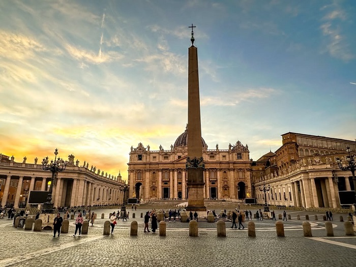 Kiến trúc quảng trường Thánh Phêrô Vatican