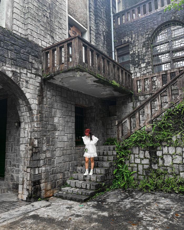 tòa lâu đài đẹp ở Đà Lạt Lâu đài đá (Phân viện sinh học)