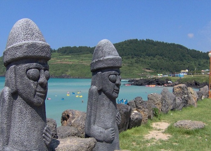 Tượng Đá Dol Hareubang Ở Đảo Jeju Và Truyền Thuyết Về Nó 